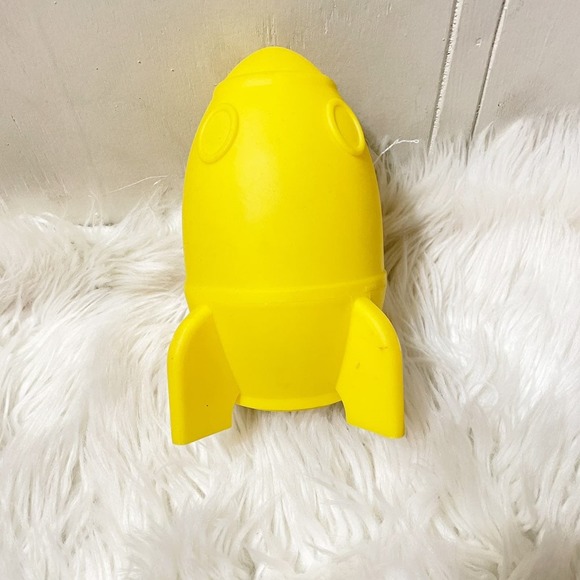 Kid's Yellow Rocketship Nightlight Alien - Picture 3 of 4